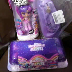 Curli Girl Hayli with Ballet Shoe Case + Hatchimals Alive Carton of Five Eggs